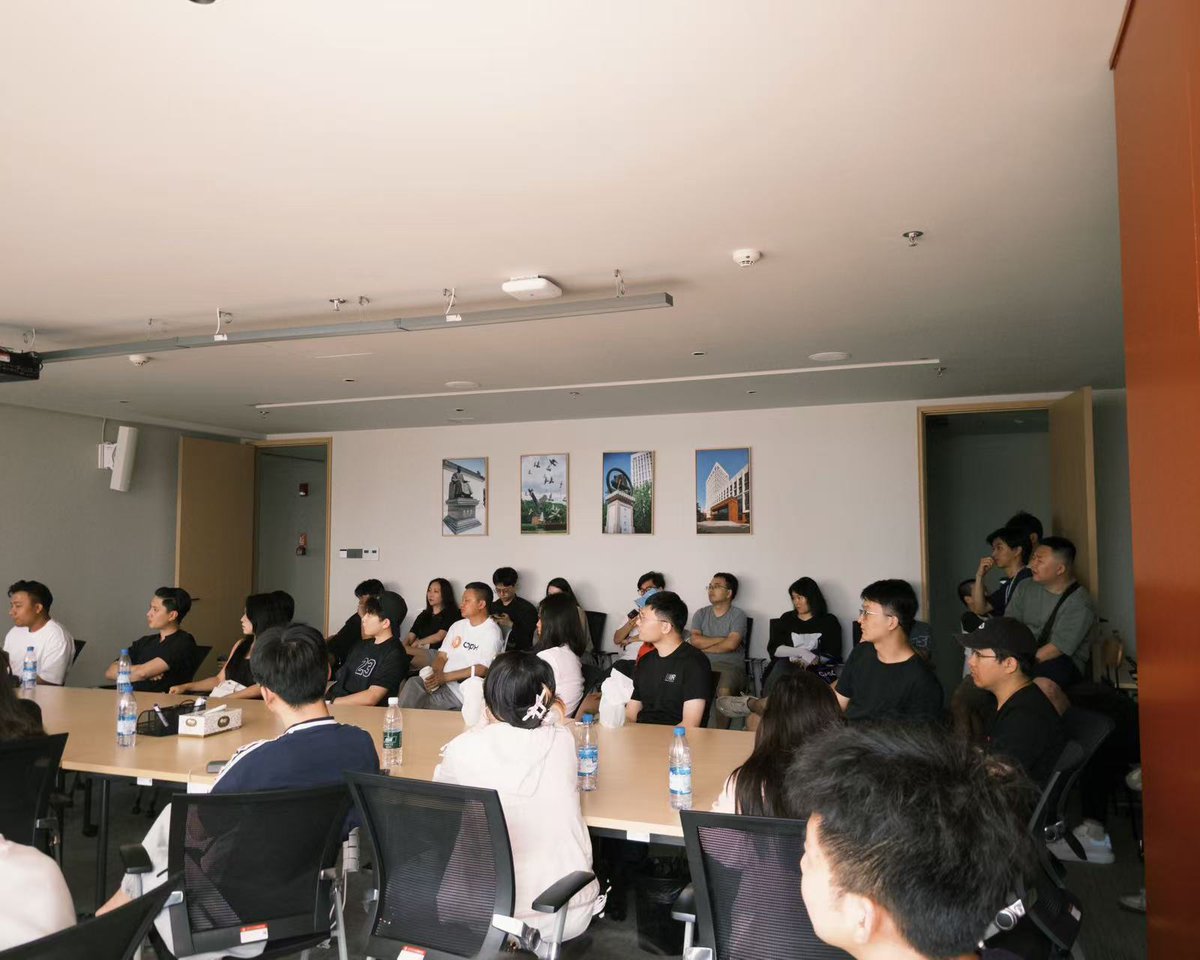 Owen (@owletsdoit) on Twitter photo 欢迎大家 我是 Owen😠
本次 SZHKWeb3 线下交流会第 20 期 首先要 give a biggggggg shoutout to 我们的新晋主持人 深港Web3 的 CMO (Cheif Meme Office)孤独的神 <a href="/0xLonelyGod/">Nekomancer🐱💀🧙♂️ | Golden.M</a> 。
接着是第一环节的分享嘉宾来自 0xU 和 <a href="/cyclenetwork_GO/">CYCLE NETWORK</a> 的美式辣妹 <a href="/ClaraChengGo/">ClaraCheng.eth | 𝟎𝐱𝐔❇️🦢</a> ;分享链抽象如何简化 Web3 欢迎大家 我是 Owen😠
本次 SZHKWeb3 线下交流会第 20 期 首先要 give a biggggggg shoutout to 我们的新晋主持人 深港Web3 的 CMO (Cheif Meme Office)孤独的神 <a href="/0xLonelyGod/">Nekomancer🐱💀🧙♂️ | Golden.M</a> 。
接着是第一环节的分享嘉宾来自 0xU 和 <a href="/cyclenetwork_GO/">CYCLE NETWORK</a> 的美式辣妹 <a href="/ClaraChengGo/">ClaraCheng.eth | 𝟎𝐱𝐔❇️🦢</a> ;分享链抽象如何简化 Web3
