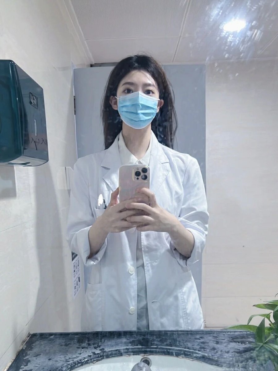 一个人在医院上班，下班还是独自一个人，每天帮助一个小哥哥释放荷尔蒙，同城或者附近的小哥哥优先，私信领取名额 https://t.co/c6Psup6VTe