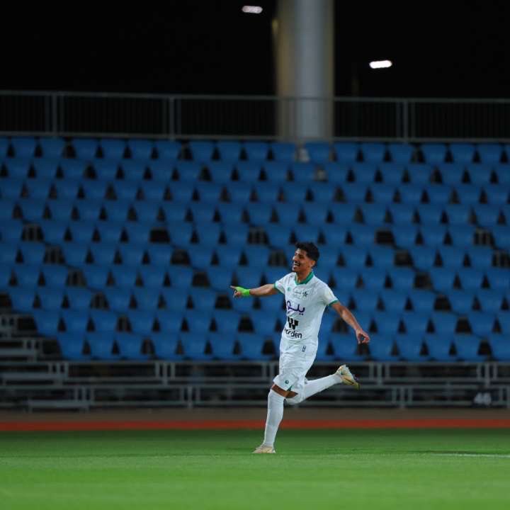 3mr_rwi's tweet photo. اللهم لك الحمد ..
انتهى موسمنا التاريخي بالصعود لدوري روشن 
شكرا للطاقم الفني والإداري والطبي على جهودهم طوال الموسم 
شكرا أخواني اللاعبين كنتم قد المسؤولية 
شكرا جمهورنا الغالي💚
نسأل الله التوفيق في قادم الايام💚💚💚
#نجمة_عنيزة 
@alnajmahfc https://t.co/vOfd6uYPhU