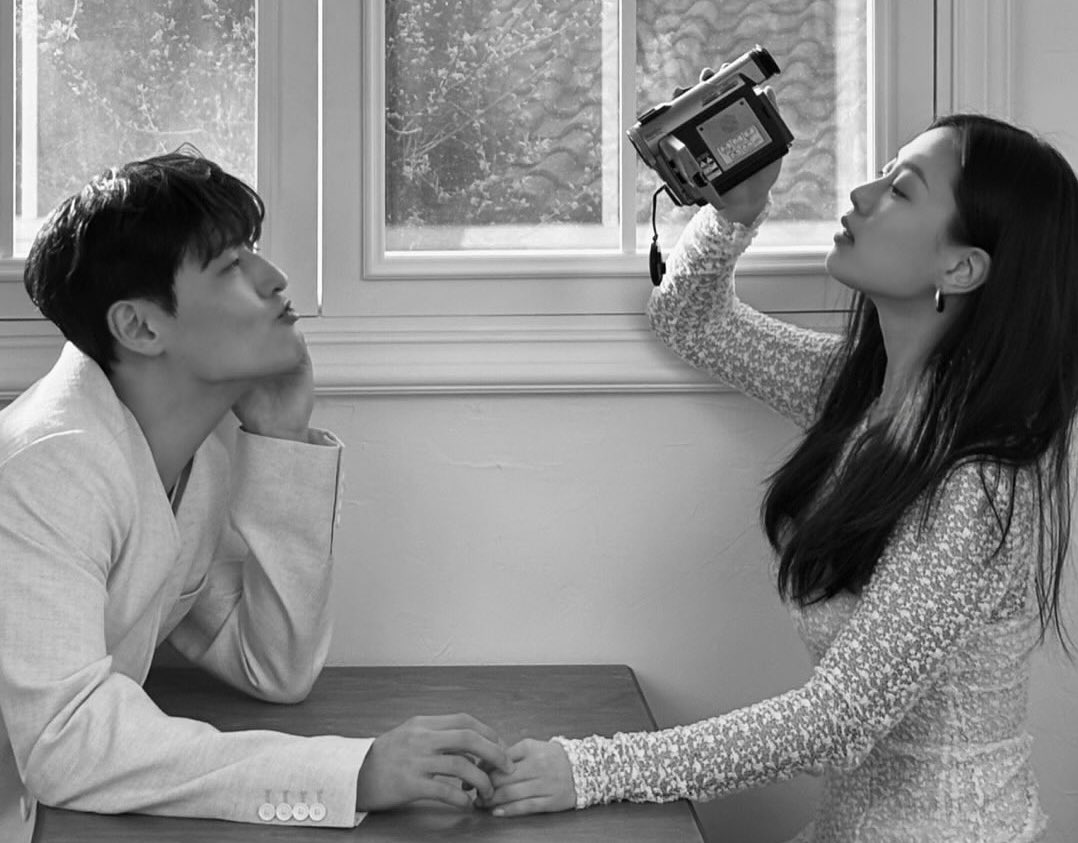 msgominsi's tweet photo. minsi and haneul got me kicking my feet and giggling like a fool rn istg https://t.co/GcR2hYomV2