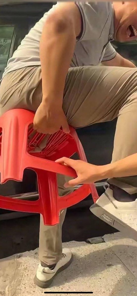 Monday morning described perfectly in a photo 😂