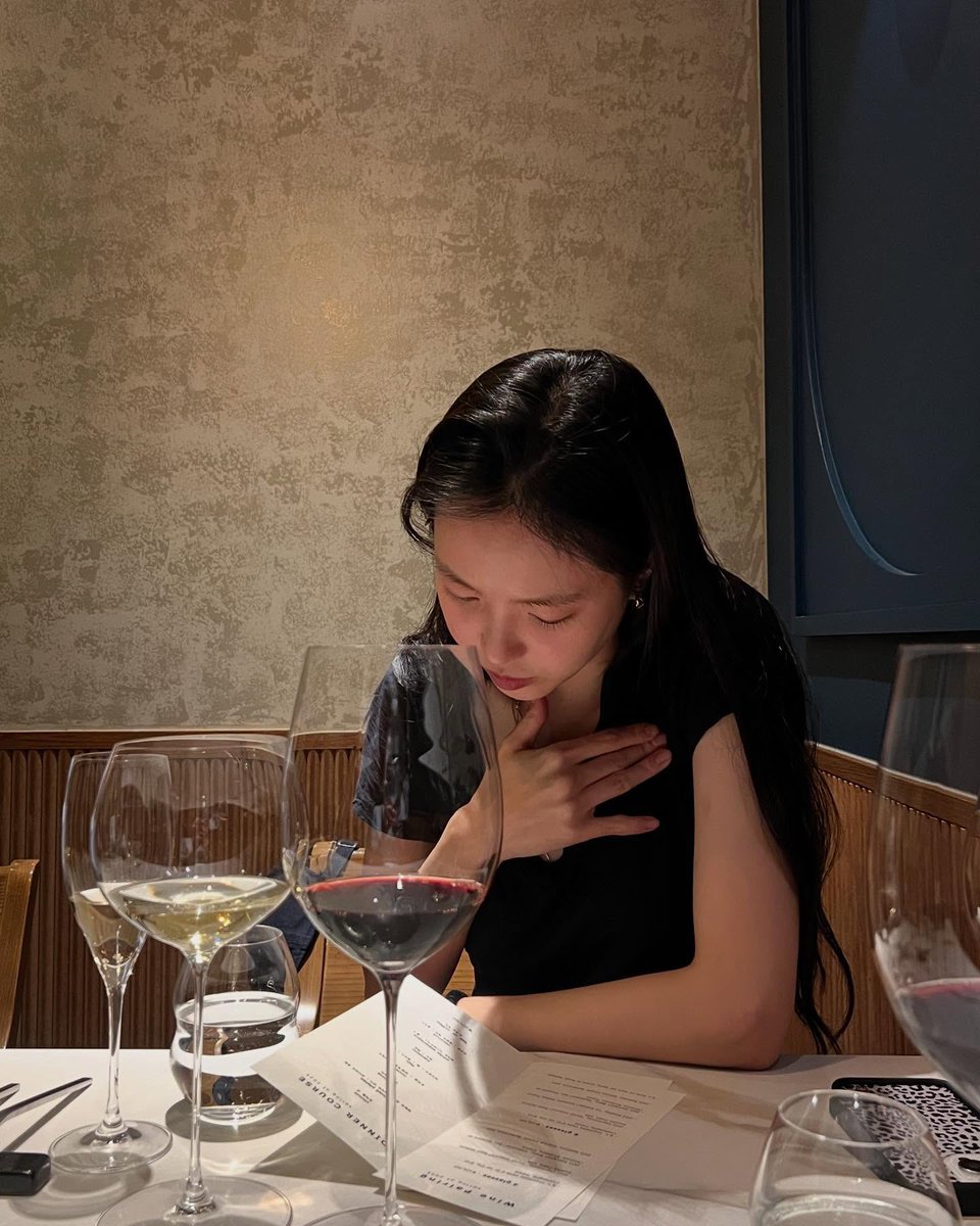 ginkgonut210's tweet photo. 지인분 인스타그램 #손나은 

🖤 https://t.co/sq8xD1HTkO
