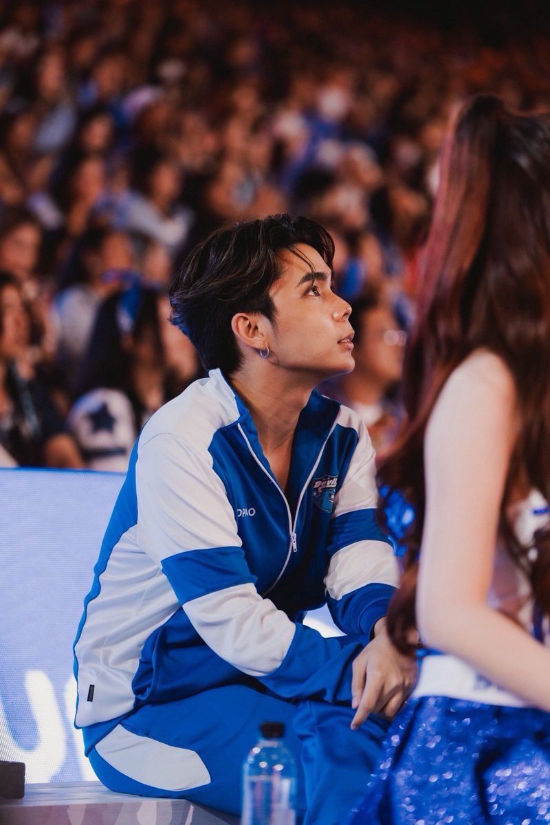 deasy_2022's tweet photo. สำหรับการพา introvert ไปงานกีฬาสีที่รวมผู้คนเยอะขนาดนี้ บอกเลยว่าแอบกังวล5566555555 แต่ก็ผ่านไปได้ ขอบคุณเพื่อนๆพี่ๆศิลปินและทีมงานที่คอยคุยด้วยคับ ซาบซึ้งสุดๆ55555444655 ไว้เจอกันใหม่นะทุกคนนนนน 🙇🏻‍♂️💙🧡🙇🏻‍♂️

#OLYMPOPDAY #PEPSIpresentsOLYMPOP
#deasy #YUPP https://t.co/uePRVMoOxU
