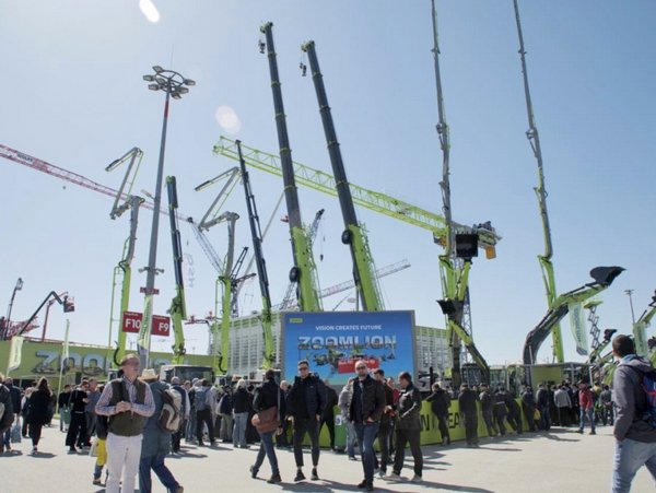 Maxizmcn's tweet photo. 💥Big machines, bigger impact! 💥
On April 7, ZOOMLION rocked Bauma Germany in Munich with nearly 70 jaw-dropping innovations.⚙️ Our cranes turned heads, proving that China’s smart manufacturing is truly next level. 👏
#ZOOMLION #BaumaGermany #NextLevelMachines #SmartMadeInChina https://t.co/4mMZB0CkiG