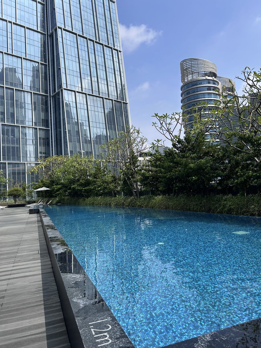 Pertama kali cobain fitness &amp; berenang di alila scbd.. enak banget ya.. cuman bayar 20 ribu 😀☝🏻