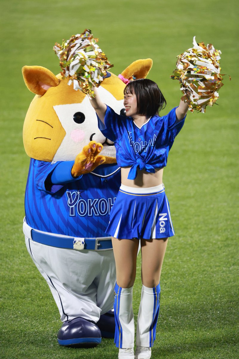 con33nico's tweet photo. 二次会の「良いぞ良いぞスターマン」
照れ隠しでNoaちゃんの後ろに隠れて、恥じらうスターマン
2025.5.18 神宮球場
#スターマン #横浜DeNAベイスターズ #diana2025 https://t.co/XnfWf7yqmC