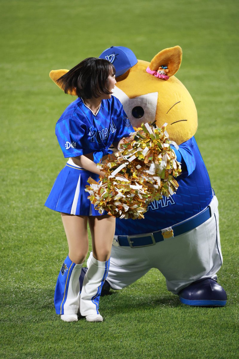 con33nico's tweet photo. 二次会の「良いぞ良いぞスターマン」
照れ隠しでNoaちゃんの後ろに隠れて、恥じらうスターマン
2025.5.18 神宮球場
#スターマン #横浜DeNAベイスターズ #diana2025 https://t.co/XnfWf7yqmC