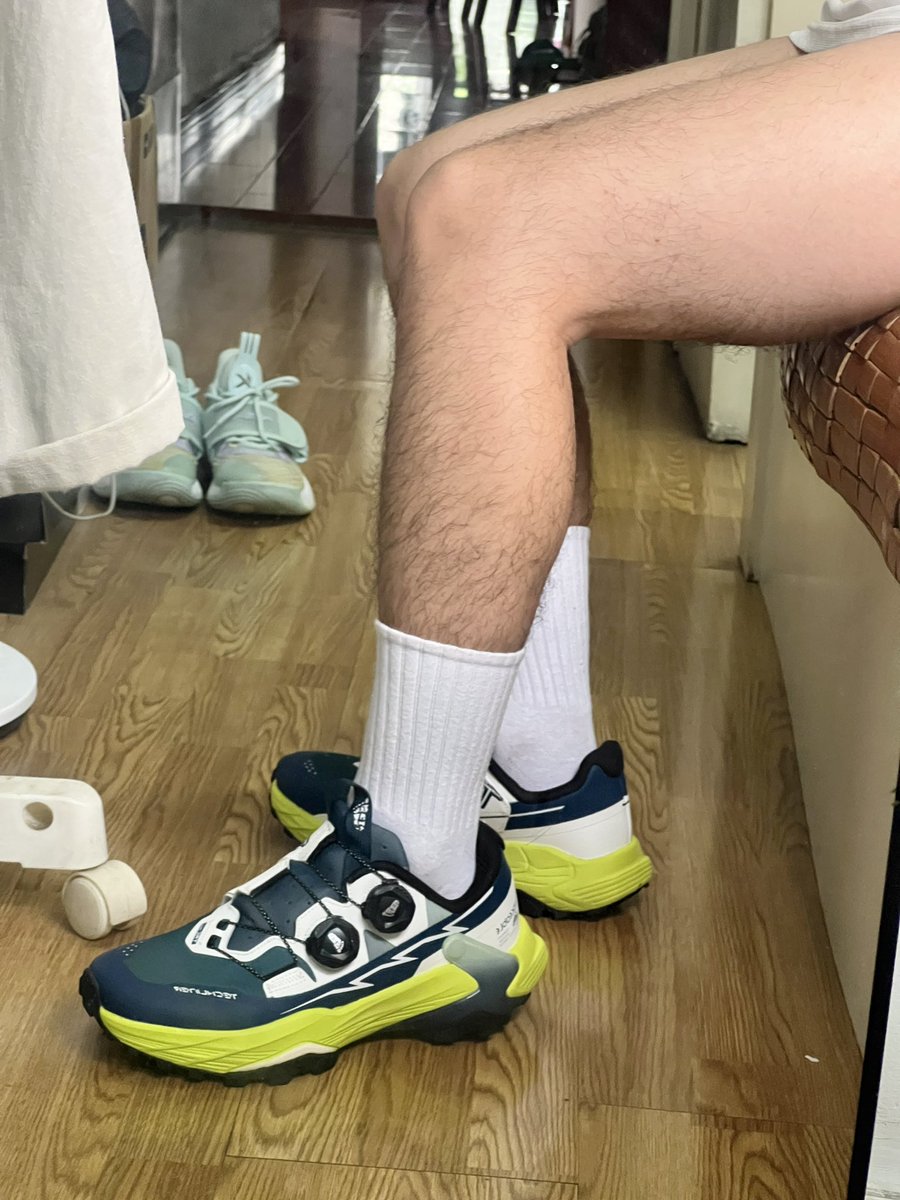 S04964801's tweet photo. 新登山鞋到了，真特么帅炸了！
#男高
#鞋
#白袜
#少年感 https://t.co/60Hc4ExWP4