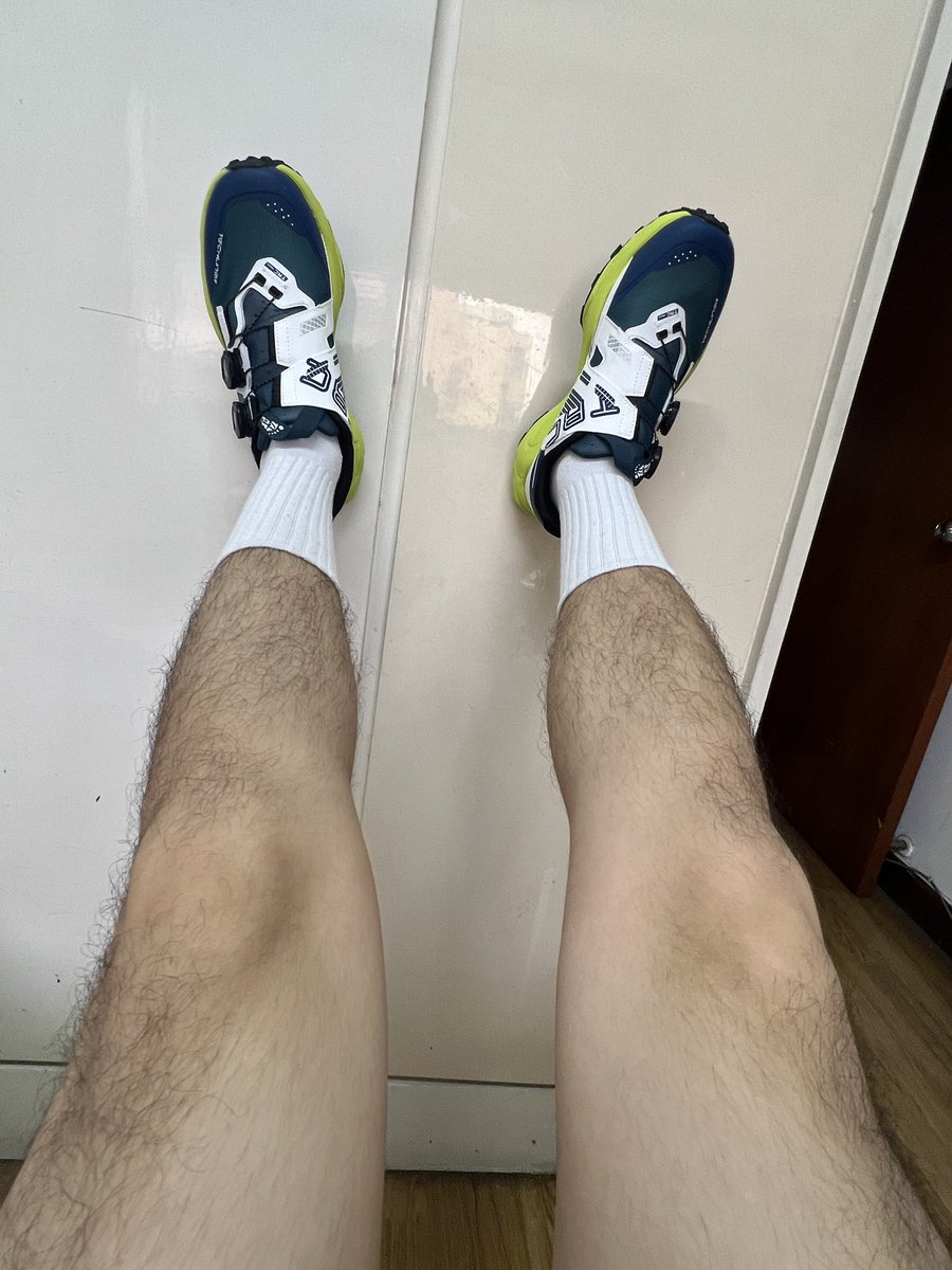S04964801's tweet photo. 新登山鞋到了，真特么帅炸了！
#男高
#鞋
#白袜
#少年感 https://t.co/60Hc4ExWP4