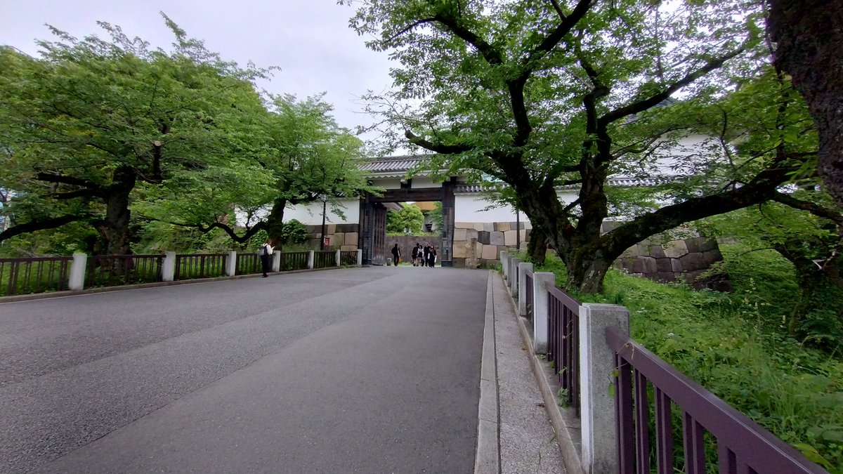 mnru08151's tweet photo. 北の丸公園…田安門…は人多過ぎ https://t.co/bSdYnX4M5r