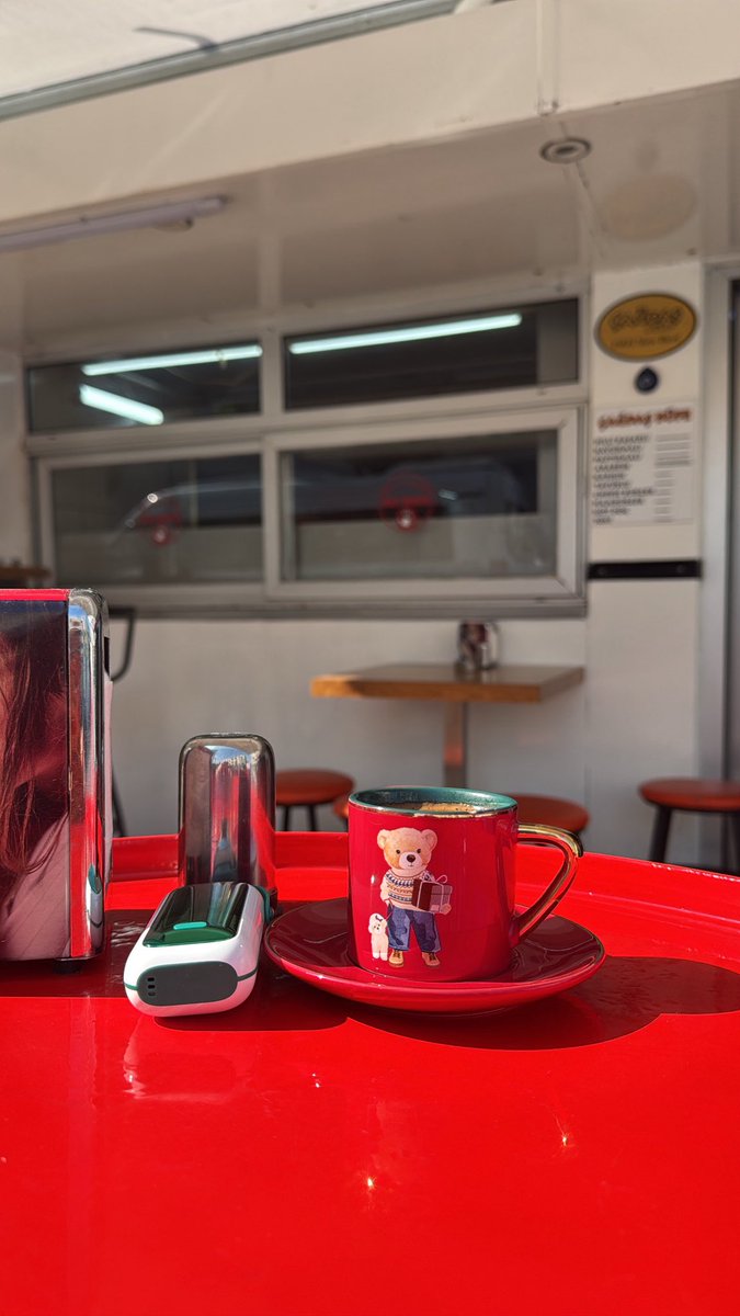 19 mayıs kutlamarı dönüşü @cagdasbufebostanli  ya geliyorsunuz bir yandan arabesk yiyorsunuz bir yandan sohbet ediyoruz. 
Evlerinize dükkanlarınıza bayrak asmayı unutmayın.
Kutlu olsun Atamın bize armağan ettiği her bayram 🇹🇷