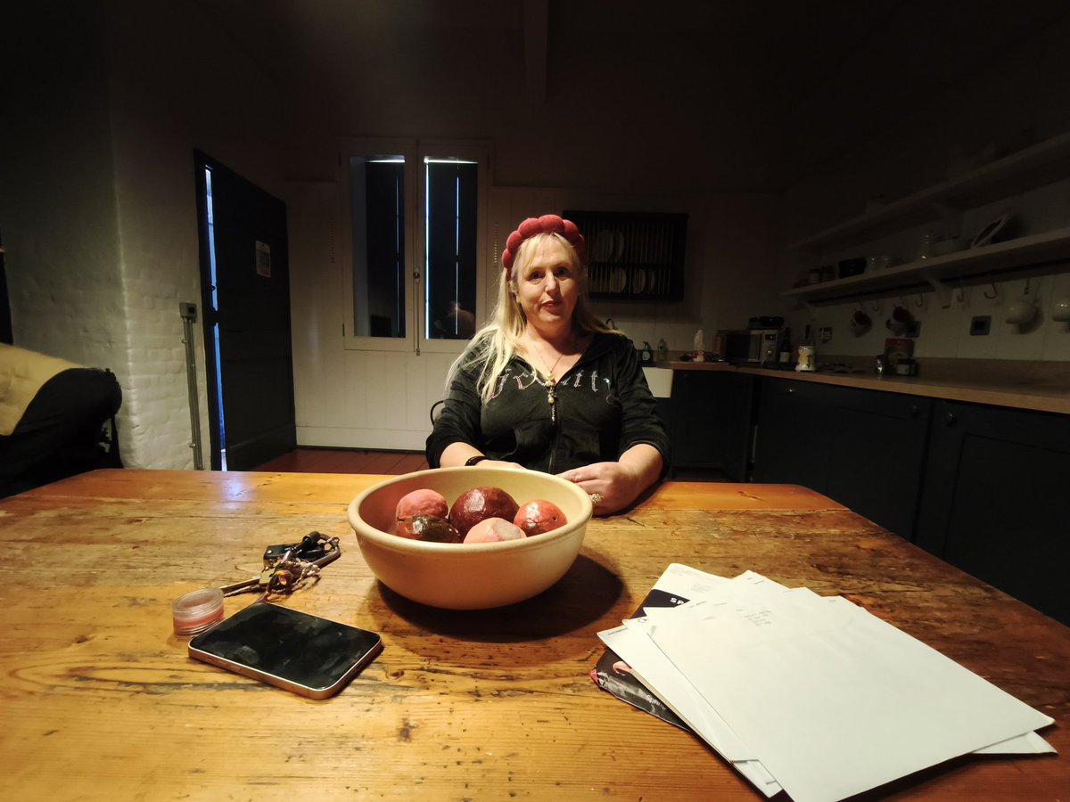 DeneezWilton's tweet photo. Filming in Jersey. And this short film 'Rotten Fruits' is a story many mothers and daughters might identify with. It's a dark comedy. Working with a french film crew &amp; @evulveproductions More photos to follow. https://t.co/lloB3ihxmf
