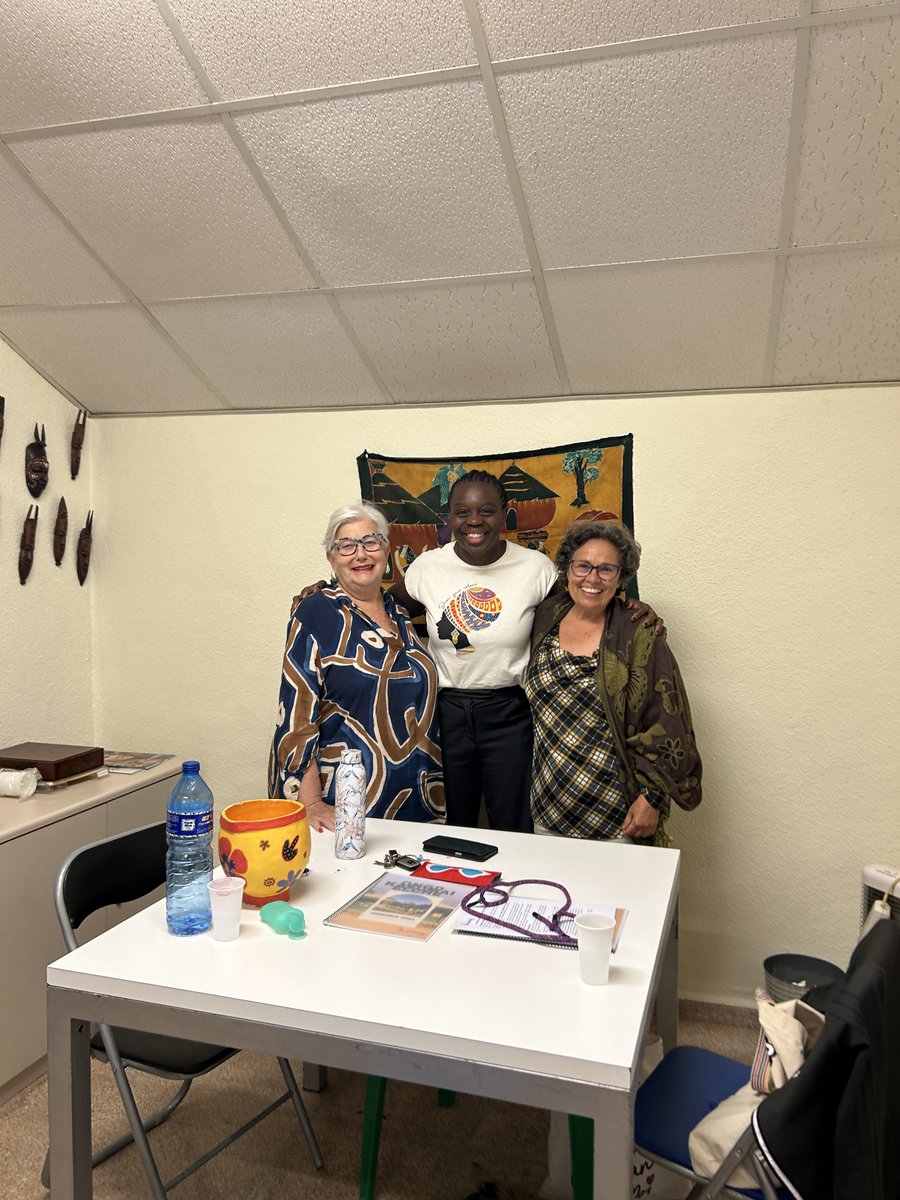 Visita de la <a href="/FundacionJPeran/">Fundación Juan Perán</a> 🌍
María Bernabéu, directora de la Fundación Juan Perán Pikolinos, ha visitado nuestra sede para conocer nuestros proyectos, motivación y necesidades.

Gracias por tu apoyo María y el de la Fundación durante estos años 🥰

kasumai.org/visita-de-la-f…