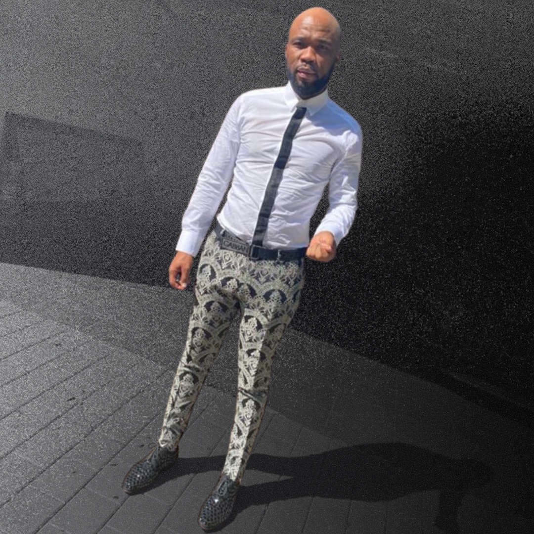 Vusimusi Cat Matlala is an enigmatic fellow. His fortune is drawn, in part,  from the state purse through several controversial tenders. He also has a  dark side. A short @News24 thread about