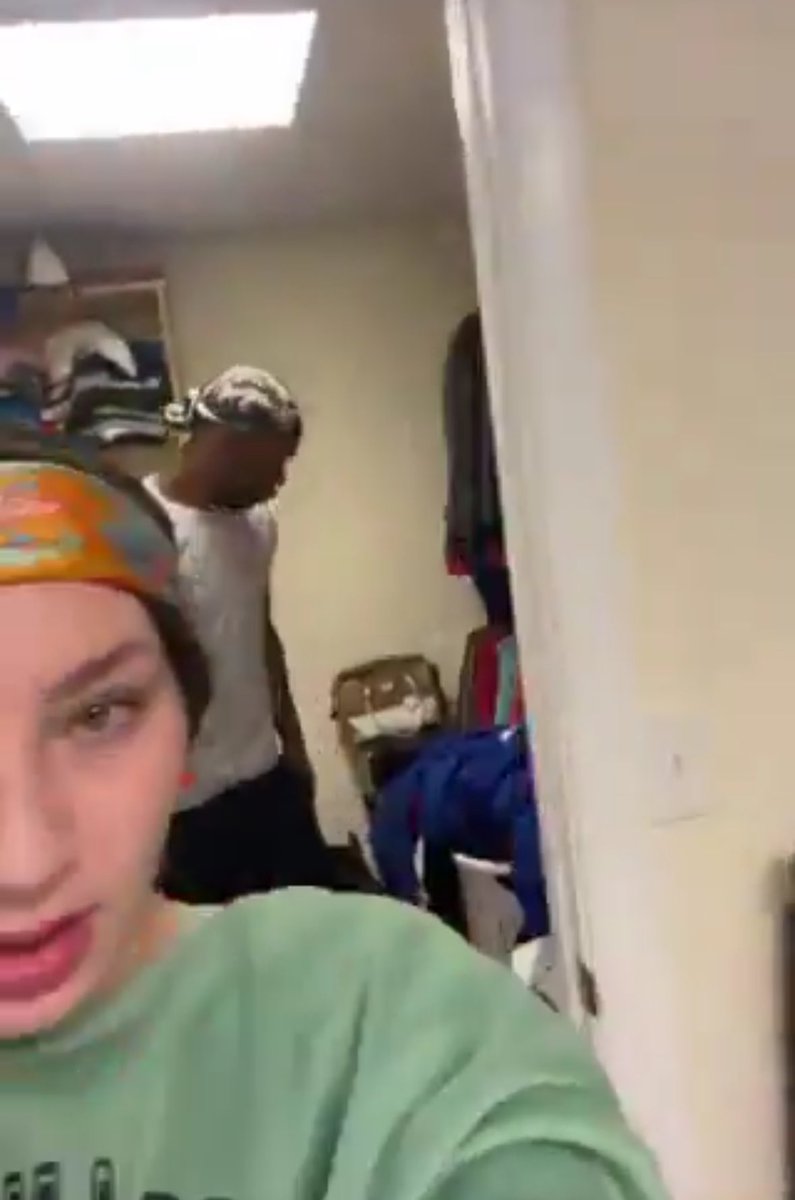 Gen z getting addicted to image😳

A thread 🥶😈