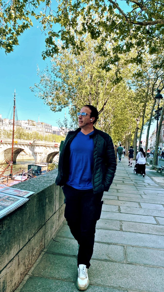 djmasterforever's tweet photo. Going back to my roots #djmasterforever #parisienne #paris https://t.co/APz2PLkepH