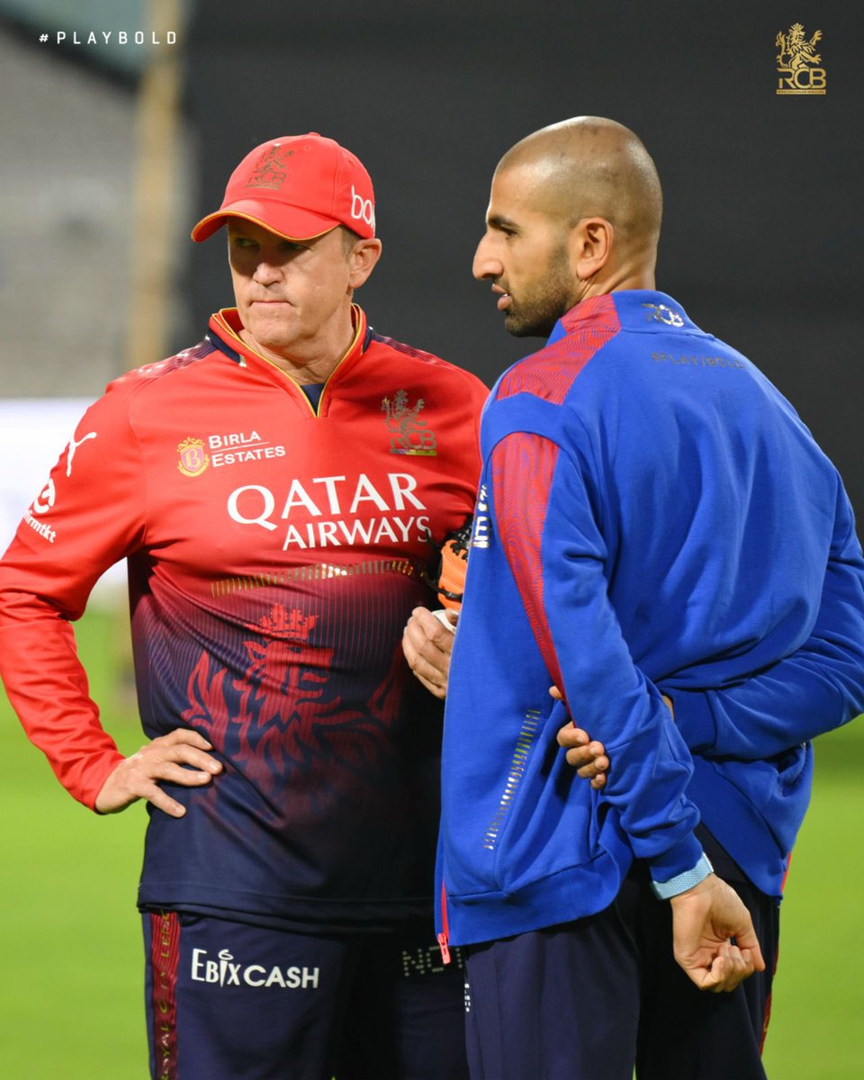 Appreciation tweet for Andy Flower & Mo Bobat for their 2nd consecutive playoffs with RCB. It was an epic comeback by winning the last 6/6 games and playing Eliminator which they lost,