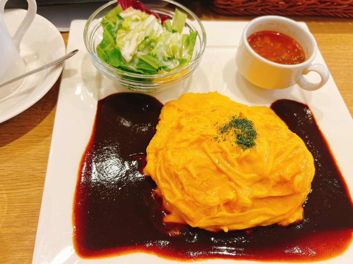 tokyo_mandolin's tweet photo. 【スタッフ更新】
6/1(日)
東京マンドリン・アンサンブルコンサート2025
日本青年館ホール
昨日はリハーサルでした!
いよいよ本番が近づいて参りました💪
本日は賛助出演のコントラバスの方も参加🎻
お昼ご飯はオムライスでした😋
#マンドリン
#mandlin
#東京マンドリンアンサンブル https://t.co/qTSp8GM9hs
