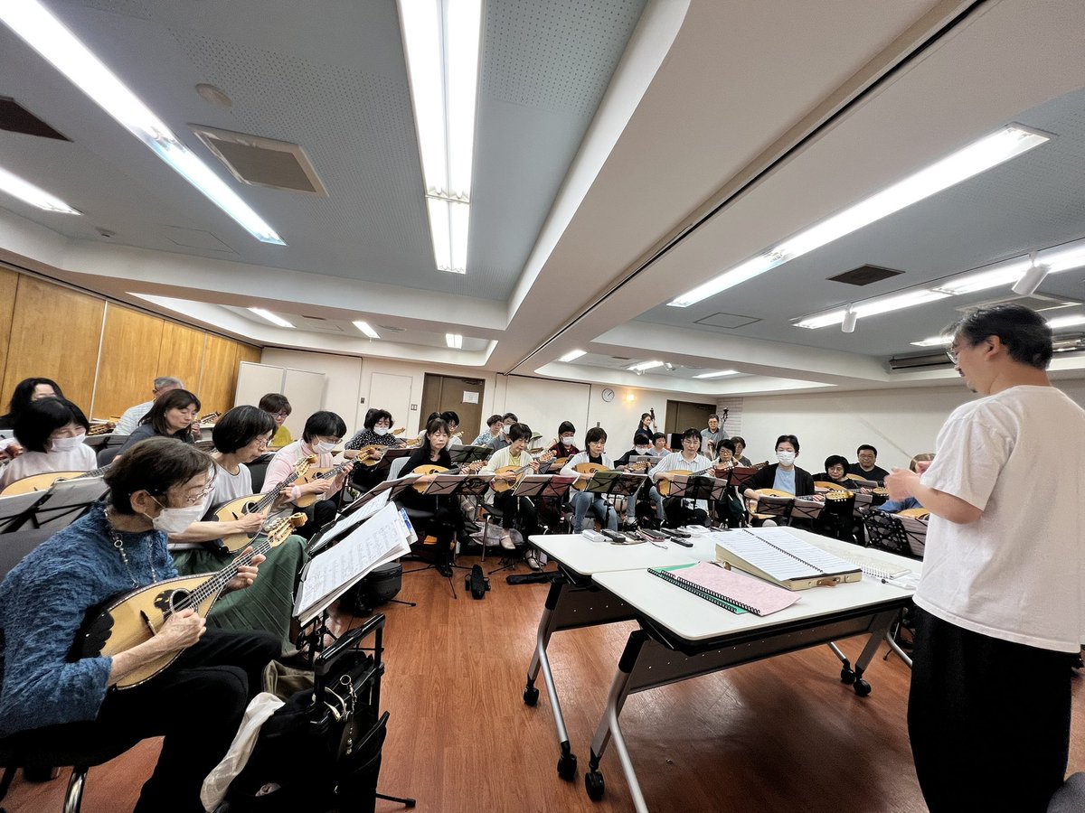 tokyo_mandolin's tweet photo. 【スタッフ更新】
6/1(日)
東京マンドリン・アンサンブルコンサート2025
日本青年館ホール
昨日はリハーサルでした!
いよいよ本番が近づいて参りました💪
本日は賛助出演のコントラバスの方も参加🎻
お昼ご飯はオムライスでした😋
#マンドリン
#mandlin
#東京マンドリンアンサンブル https://t.co/qTSp8GM9hs