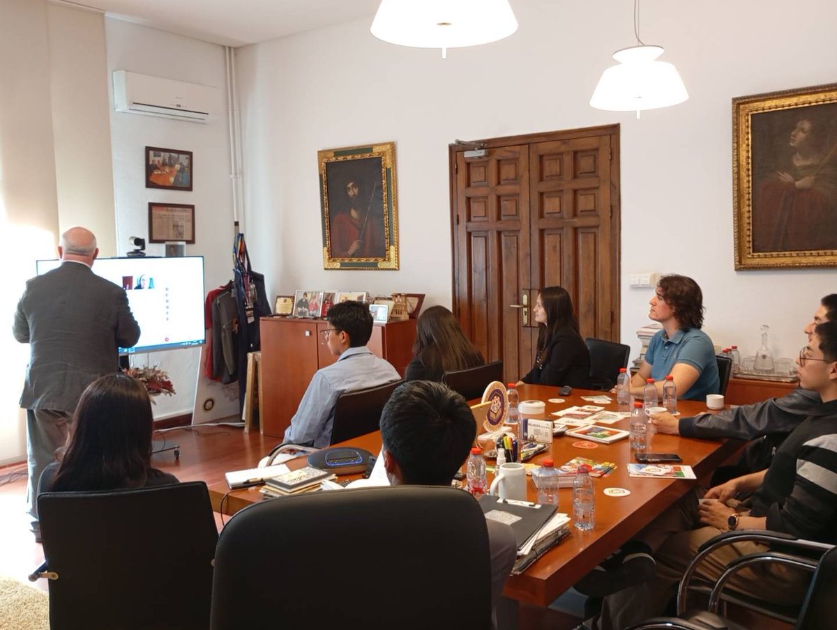 Consejo Social UCO (@csocialuco) on Twitter photo La presidenta de la <a href="/EPSBconsejo/">Consejo EPSB</a>, Dª. Lola Posadas y el presidente del <a href="/CEUCO/">Consejo Estudiantes</a>, D. Lucas Serrano, acompañan a un grupo de alumnos de la Beca Programa UCO-Iberoamérica de la <a href="/Univcordoba/">Universidad Córdoba</a>
Desde el <a href="/CSocialUCO/">Consejo Social UCO</a> mantuvieron una videoconferencia con sus padres en un acto entrañable La presidenta de la <a href="/EPSBconsejo/">Consejo EPSB</a>, Dª. Lola Posadas y el presidente del <a href="/CEUCO/">Consejo Estudiantes</a>, D. Lucas Serrano, acompañan a un grupo de alumnos de la Beca Programa UCO-Iberoamérica de la <a href="/Univcordoba/">Universidad Córdoba</a>
Desde el <a href="/CSocialUCO/">Consejo Social UCO</a> mantuvieron una videoconferencia con sus padres en un acto entrañable