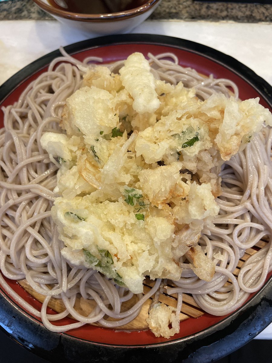#西武新宿　#路麺
#かめや 

いまでも470円。
奇跡の天ぷらせいろ！