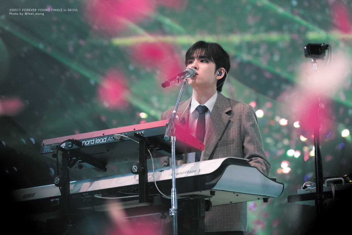 feel_mong's tweet photo. 250517 FOREVER YOUNG FINALE in SEOUL

사랑에 둘러쌓인 필이를 볼 수 있어서 행복했어💕
#DAY6 #데이식스 #WONPIL #원필 https://t.co/gX4zVdyRGz