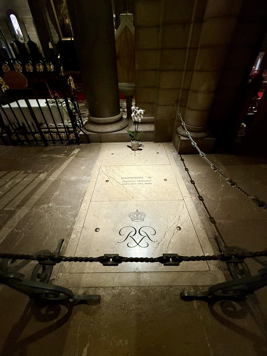 farchie03's tweet photo. Visiting and paying my respects always, to Princess Grace of Monaco and Rainier III,Prince of Monaco at Saint Nicholas Cathedral in Monaco.
May they sleep in peace.
Here are my photos of cherished moments❤️
#GraceKelly #PrincessGrace #PrinceRainier #Monaco #SaintNicholasCathedral https://t.co/Wqvhu8MN83