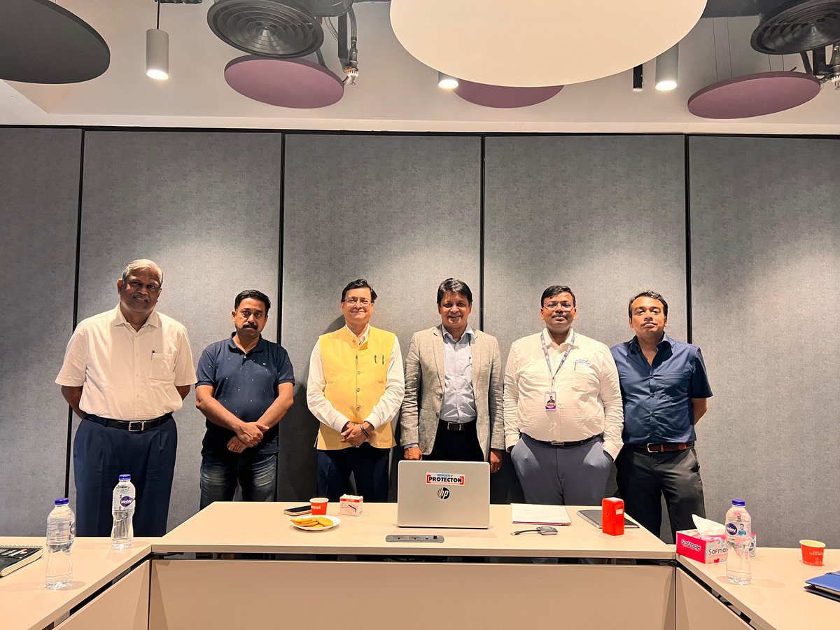 SenguptaIndro's tweet photo. Agreement signing for Vietnam with Berger Paints. Invesify looks forward for a meaningful partnerhip. With Sanjay Chowdhury, VP @BergerPaintsInd https://t.co/DlV8bDFxsq