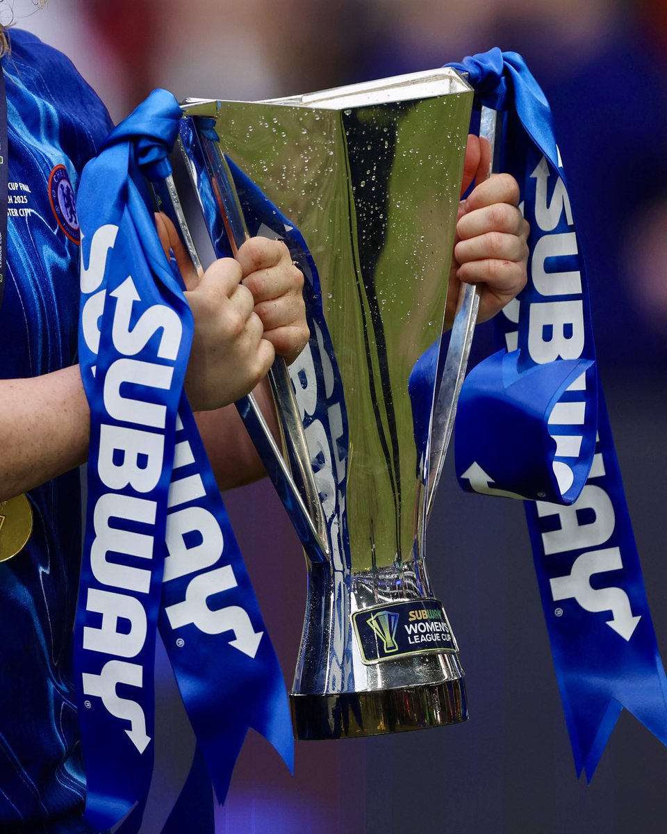 England is blue! 🔵

All three domestic trophies belong to Chelsea. 🏆🏆🏆