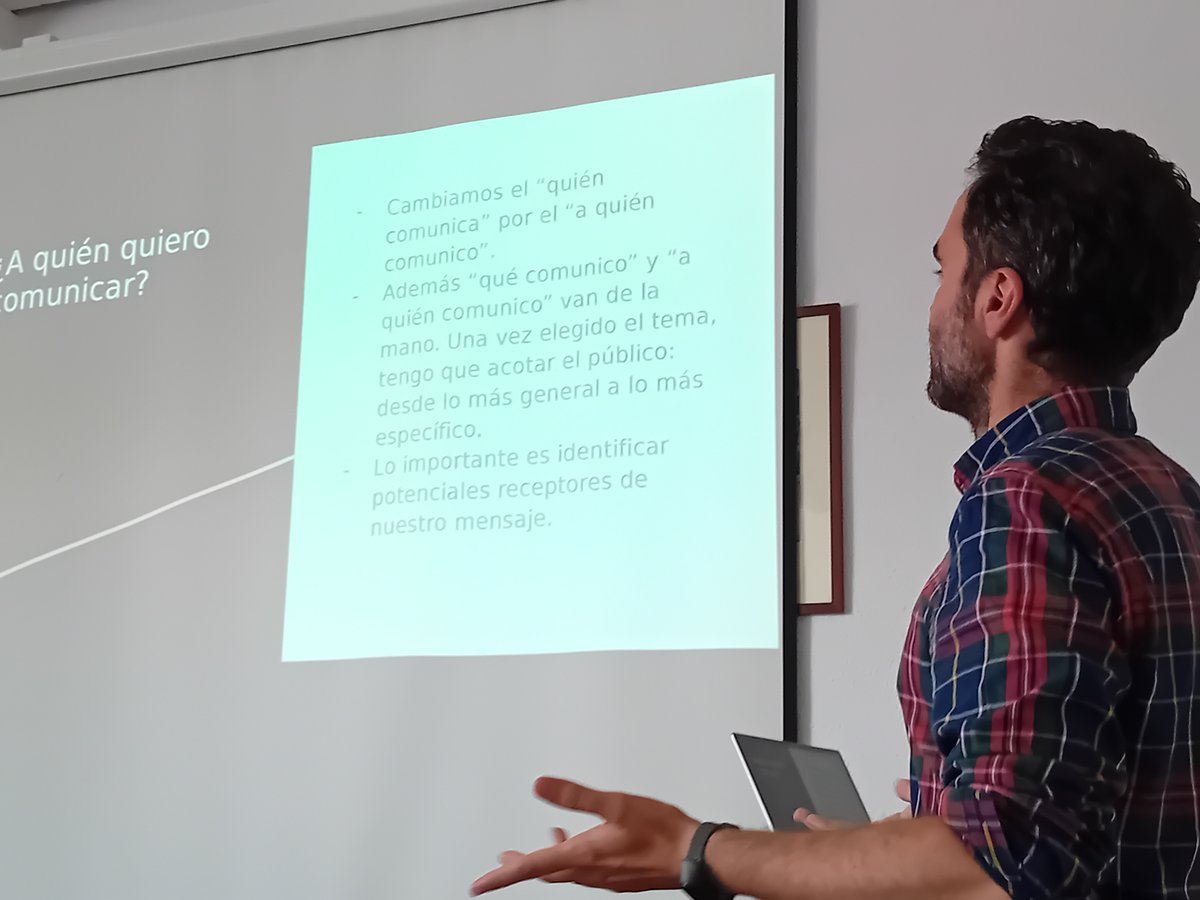 <a href="/FyL_UAM/">Filosofía y Letras | UAM</a> Trabajando en el taller sobre comunicación científica con <a href="/RicardoBlancoS/">Ricardo Blanco 里卡多</a>