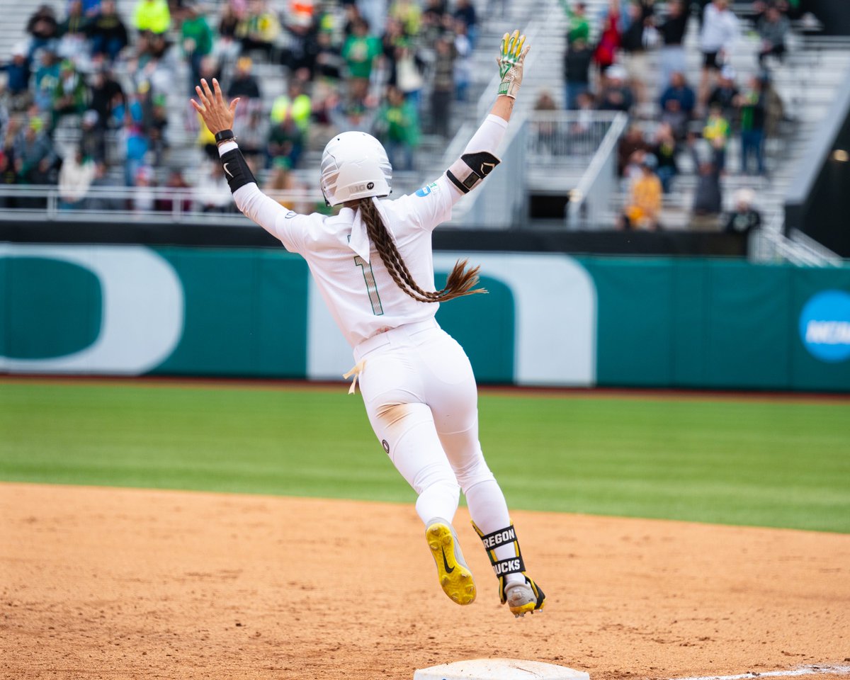 🚨TICKET UPDATE🚨

Tickets for the NCAA Eugene Super Regional between No. 16 Oregon and Liberty at Jane Sanders Stadium are on sale to the public NOW!!!

FRI., 7 PM
SAT., 4 PM
SUN., TBD

🎟️ goducks.com/tickets

#GoDucks | #Version7