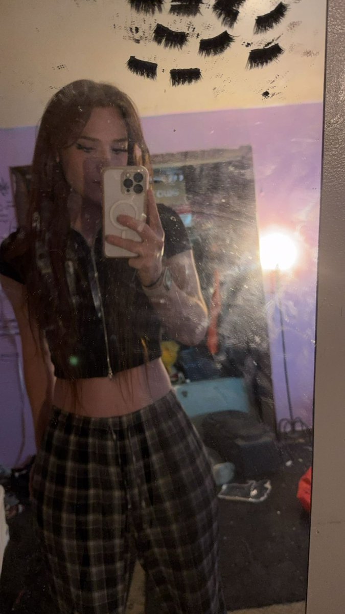 bl0odchaind's tweet photo. spoil me and i might just say thank you
#PayToPlay #SugarBabyVibes #YourWalletsFavorite #pay #paypigs #daddy #CashSlave #MoneySlave #WalletDrain #FindomLife #SpoilMe #PayToPlay #Tribute #CashKween https://t.co/wKx7kdkgJs