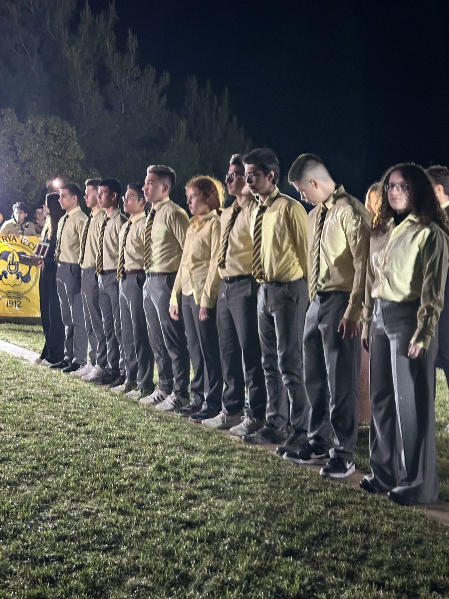 ieloab's tweet image. 19 mayıs Atatürk’ü anma gençlik ve spor bayramımız kutlu olsun. İEL 29 hazırlık sınıfı öğrencileri 110 yıl önce abilerinin şehit olduğu yerde ve saatte, Çanakkale Kanlısırt’ta sabaha karşı 03.30 da rozetlerini takarak İEL’li oldular. #iel #kanlısırt #çanakkalesavaşları