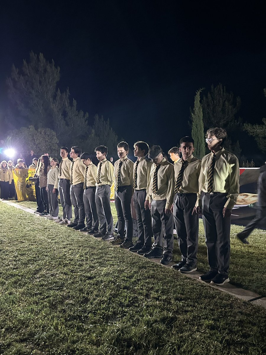 ieloab's tweet image. 19 mayıs Atatürk’ü anma gençlik ve spor bayramımız kutlu olsun. İEL 29 hazırlık sınıfı öğrencileri 110 yıl önce abilerinin şehit olduğu yerde ve saatte, Çanakkale Kanlısırt’ta sabaha karşı 03.30 da rozetlerini takarak İEL’li oldular. #iel #kanlısırt #çanakkalesavaşları