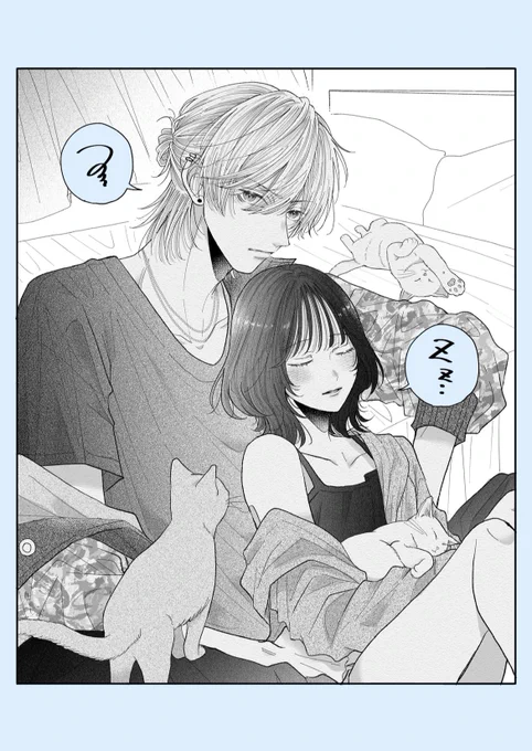動けない…😴🐱 