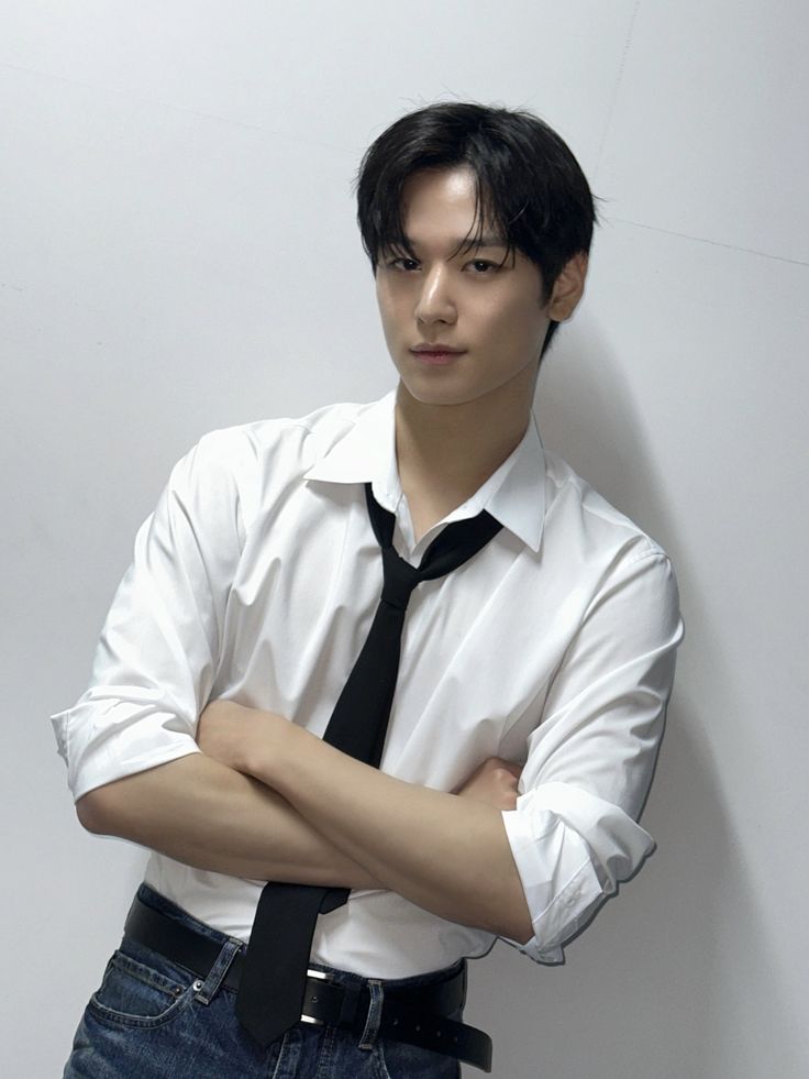 kahisyar's tweet photo. ⠀⠀ 
Malam. Sebenernya ini kagak Angel vs Devil banget lah ya karena gua kira yang ikut 200 orang jadi gak mungkin lewat DM, haha tapi gapapa. Kalian cuma milih pasangan aja kalau hoki dapet kalau gak hoki ya berkurang nyawa. Round 1 dimulai 19:36 ya sekarang PAP dulu.
⠀⠀ https://t.co/NZ99zmIvJY