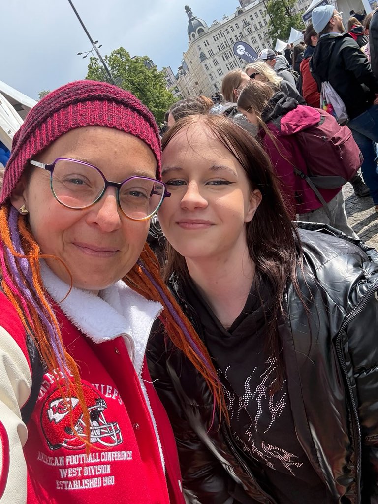 W kwietniu ogłosiłam wam że patronuje „gdybyś nie odszedł” a wczoraj oficjalnie poznałam autorkę tej cudownej książki. Żadne słowa nie opiszą mojej miłości do <a href="/JurgaPaulina/">Paulina Jurga | ❤️‍🩹 matka Kurtisów 🥍</a> 🥹🩷