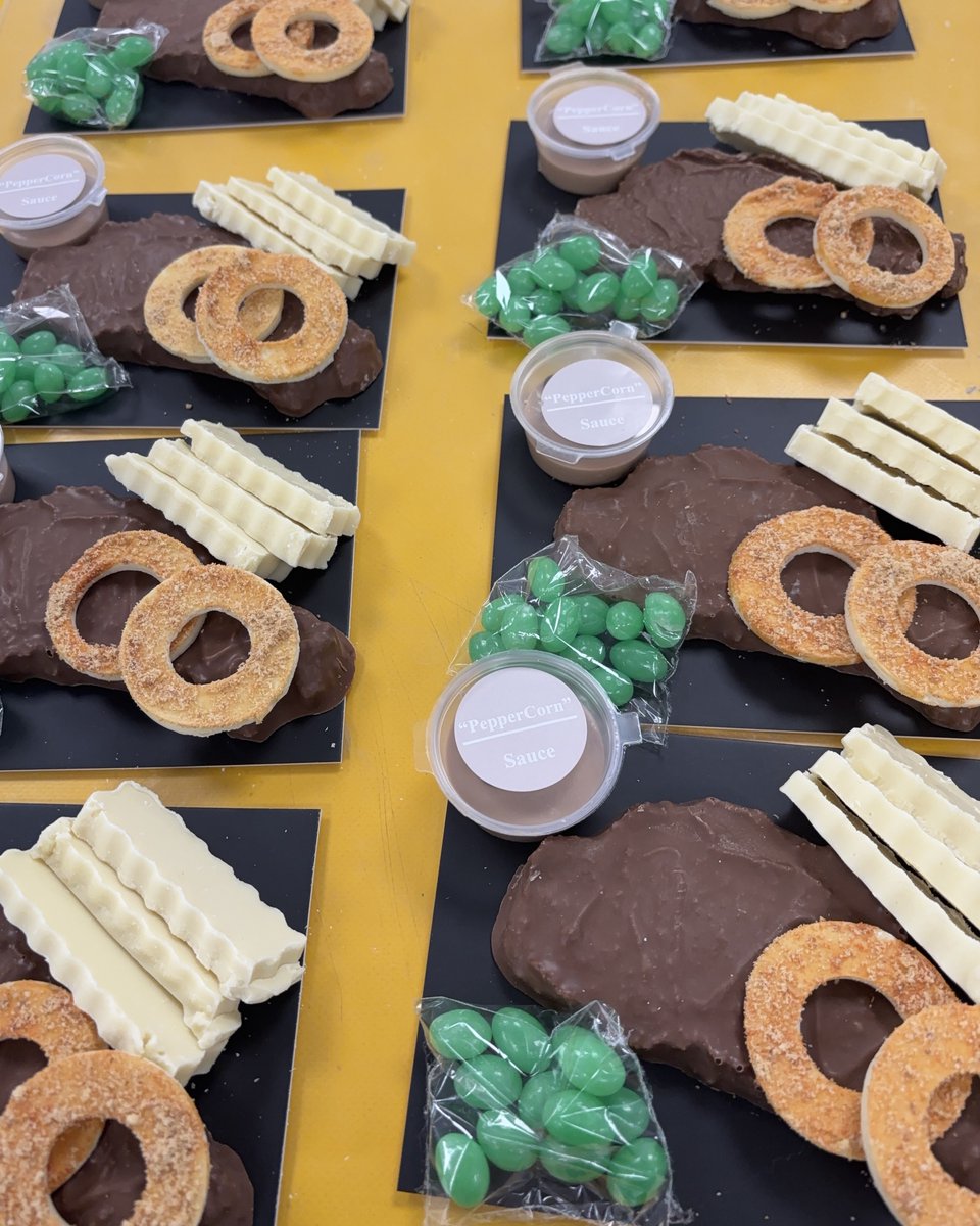 Our new chocolate Steak and Chips are a great idea as a Father's Day gift!
gourmetchocolatepizza.co.uk/chocolate-meal…