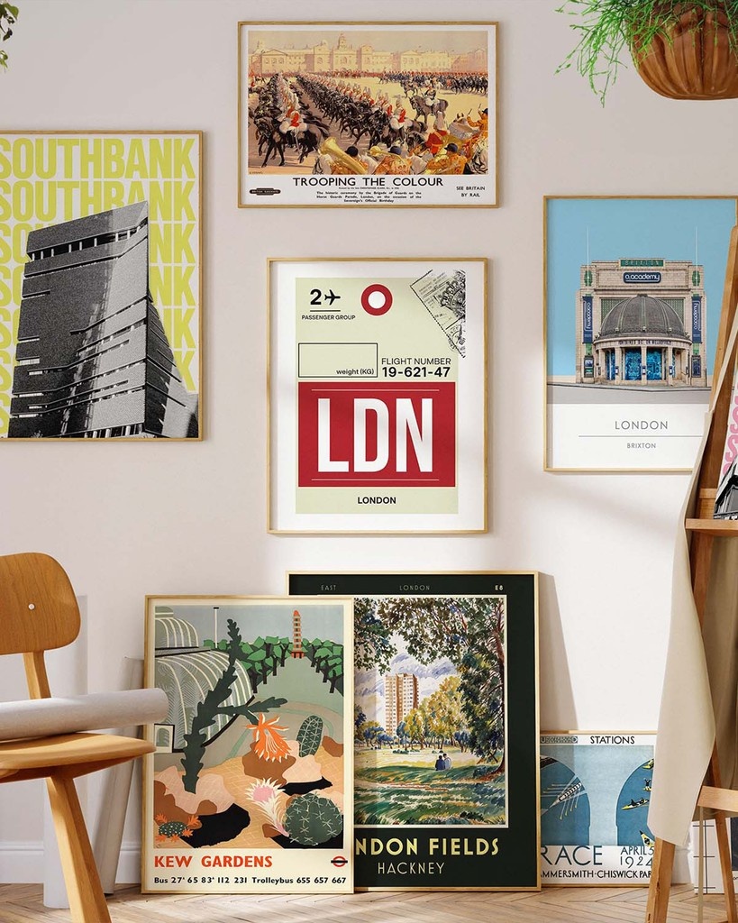 AnimatoUK's tweet photo. A city of silhouettes, side streets &amp; style.

🖼️ We’ve rounded up 10 London prints that do more than just show the skyline — they tell the story.

Read the full edit 👇

#LondonDesign #WallArt #HomeStyle https://t.co/qCwehIeM4p