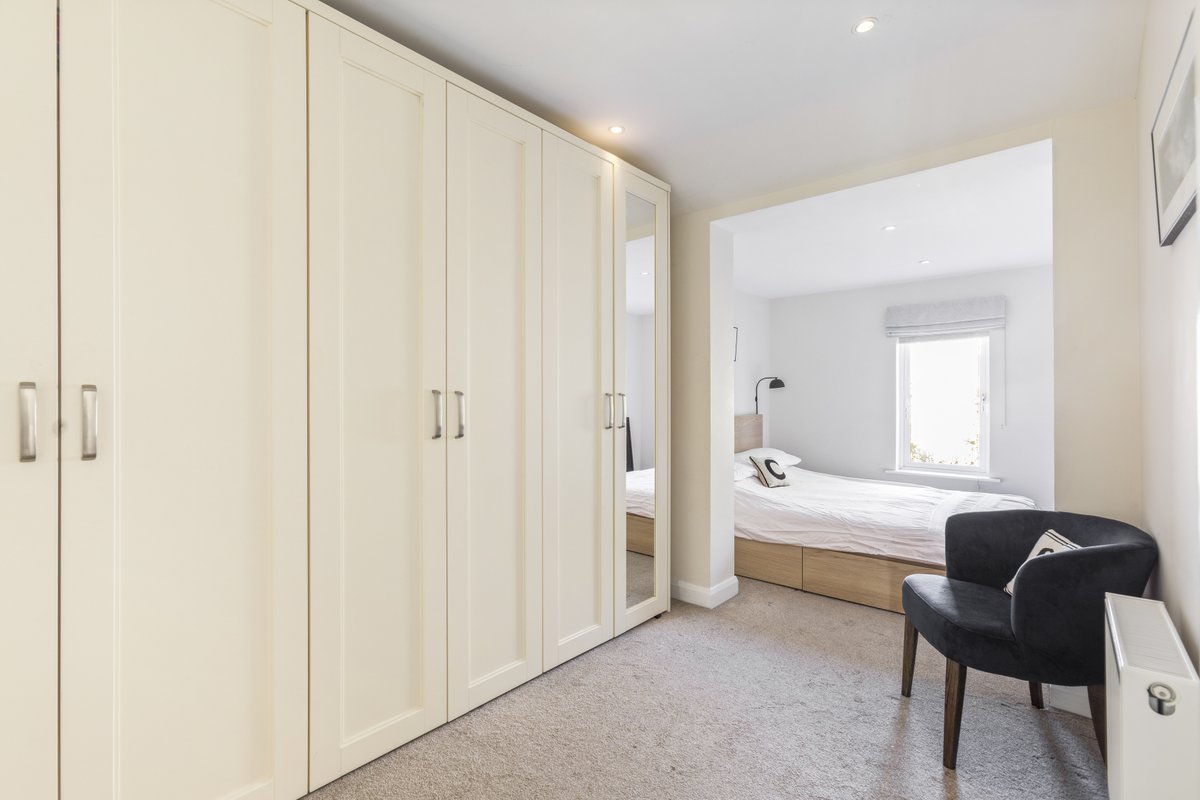 HermanWhiteEst's tweet image. 🏡 SOLD! 19 Congress Gardens, Glasthule
Charming 3-bed end-of-terrace with a patio garden, solid fuel stove &amp;amp; off-street parking.

Steps from Glasthule, Dalkey &amp;amp; the DART 🚉

#SOLD #Glasthule #HermanWhiteEstates #DublinProperty