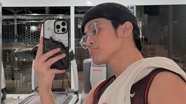 dakilangslut's tweet photo. yall just hear me out 😭😭😭😭 or it's js the vibesszsz https://t.co/HduzlK31Rv