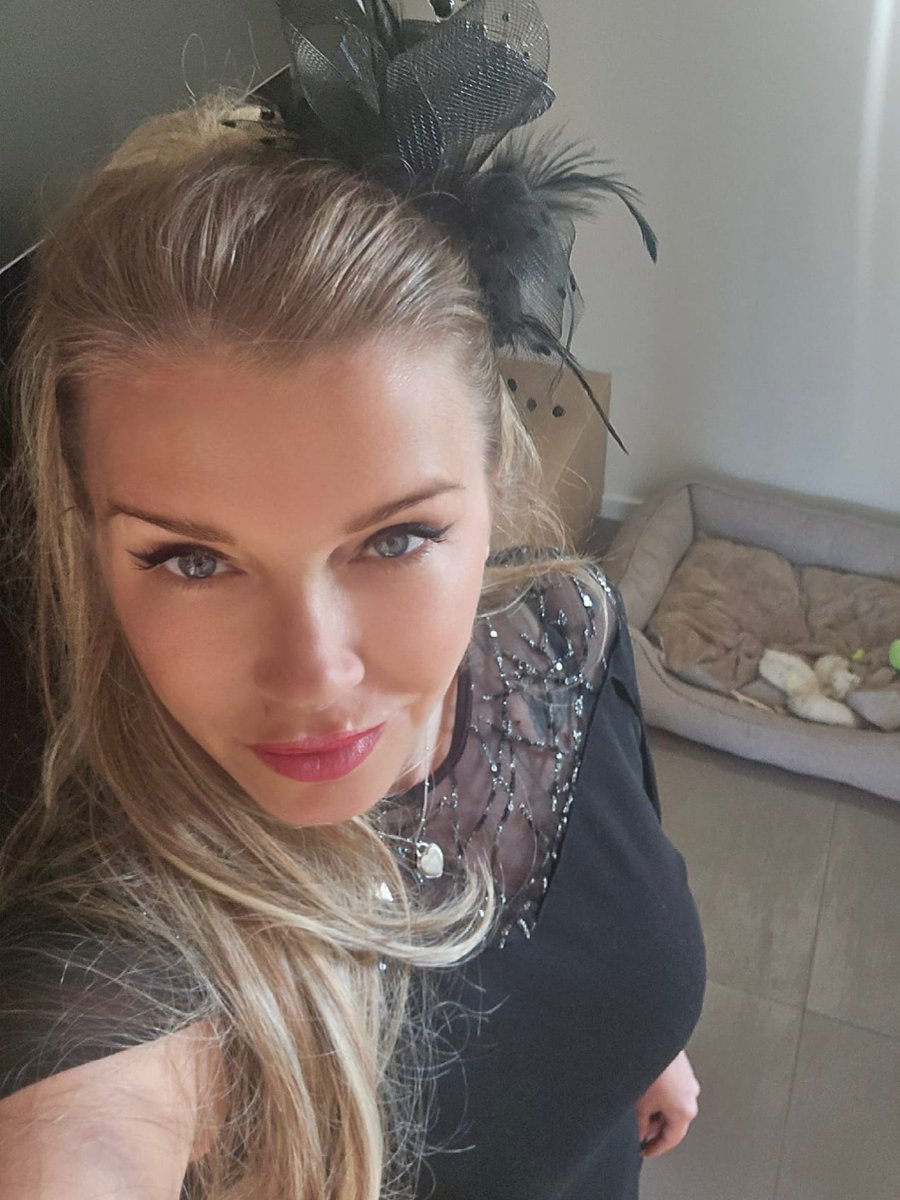 Miss_Poison91's tweet photo. 💥In a D/s with Me you have to invest and show that you want that. Just being submissive for a moment does not mean that you are the big lot. And continuously have to ask for My time. I am picky and those who show their place and subservience day in day out get that privilege.💥 https://t.co/SmLezkVSEE