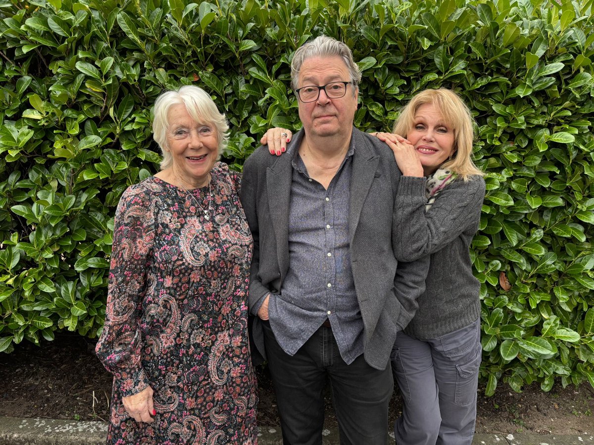 Roger Allam tweet media