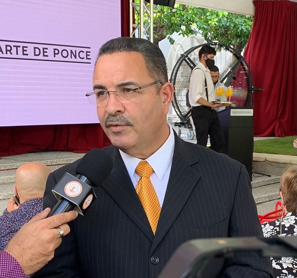 🚨 "Aquí va a haber municipios en quiebra."

El alcalde de Juana Díaz, Ramón Hernández Torres, advierte que el sur de Puerto Rico enfrenta un colapso económico inminente si se concretan los recortes propuestos por la Junta de Supervisión Fiscal.

▶️ Denuncia falta de fondos,