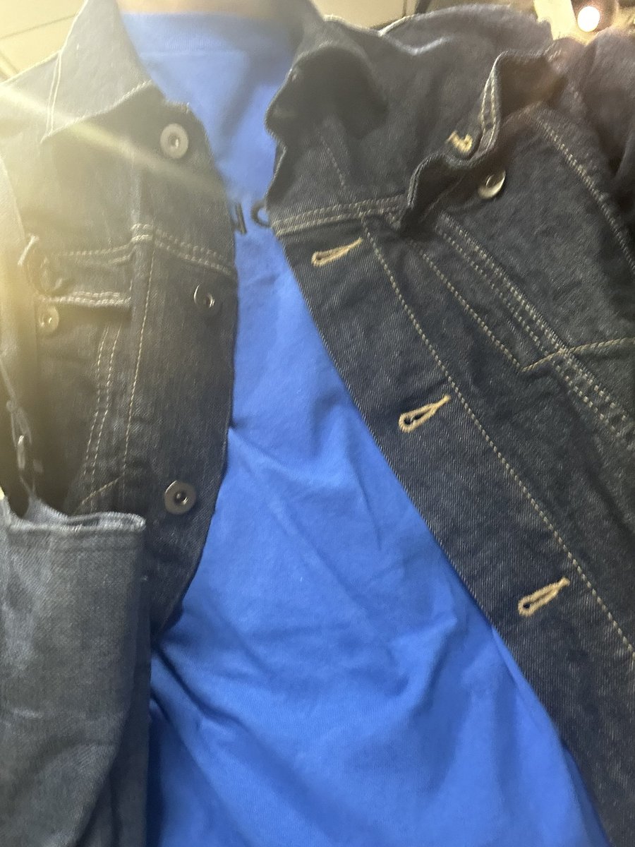 mobotakusan's tweet photo. 2025.05.19 Aぇ リリイベ東京2部
リリイベはちゃんとメンカラ意識した方がいいと見たので青Tにデニム？のジャケットと正門担全開で行ってみた☺️思ったより近くで見れて最高だったなあ？？お見送りは何話そうか何も考えなかったからほんとに何も言わずに終わったけど正門さんが服装褒めてくれたので🙆‍♀️ https://t.co/Dm7C4n5gOd