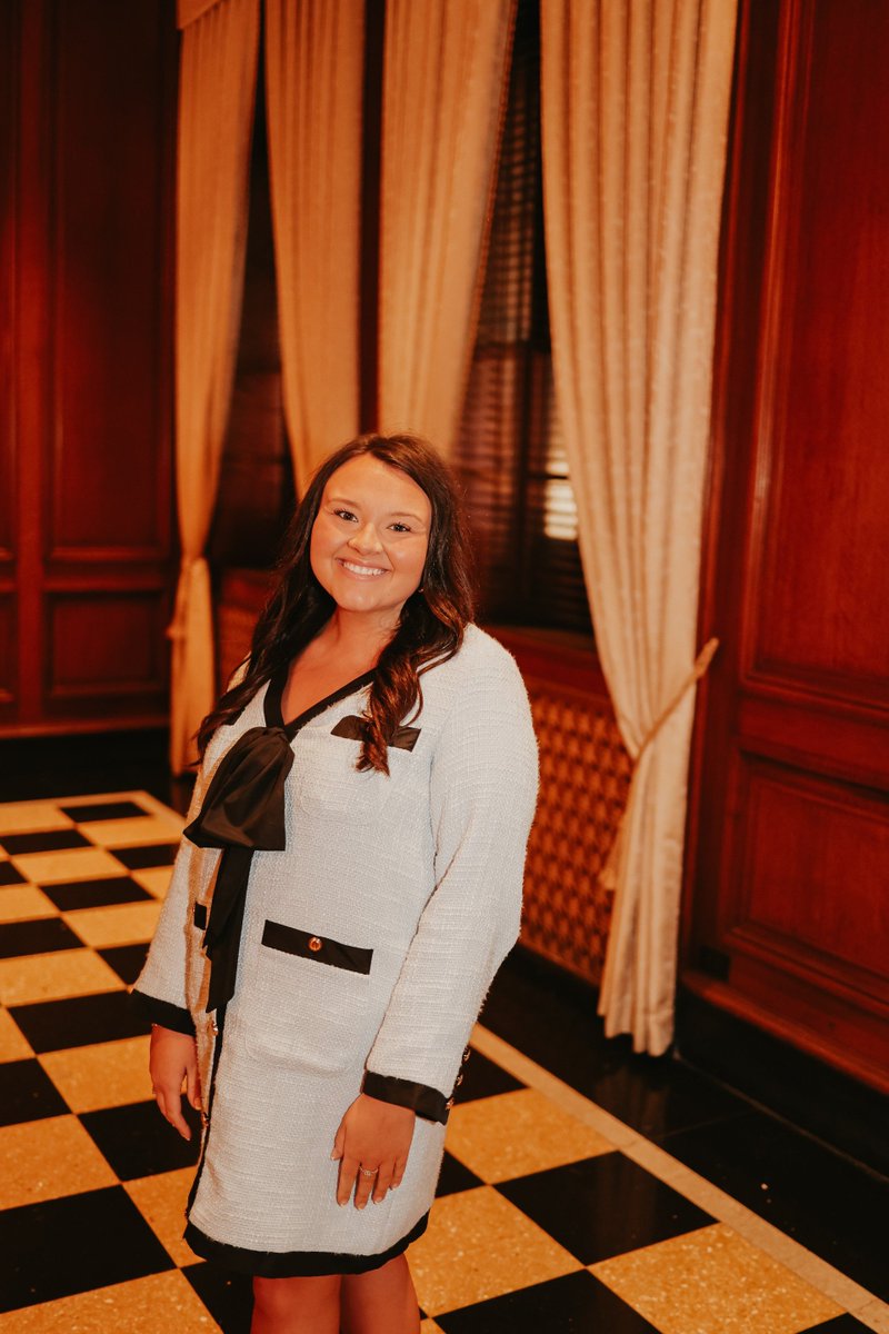 TCSchools_'s tweet photo. Allison Page (@TCSchools_ 2020) graduated from The University of Memphis in 2024 magna cum laude with a bachelor’s in Business Administration. She started an interior and floral design business during college (Page Design Company) and began her career with Patriot Bank in 2023. She now works full time in mortgage as a Loan Assistant and runs her small business on the side. Way to go, Allison! More #endlesspossibilities