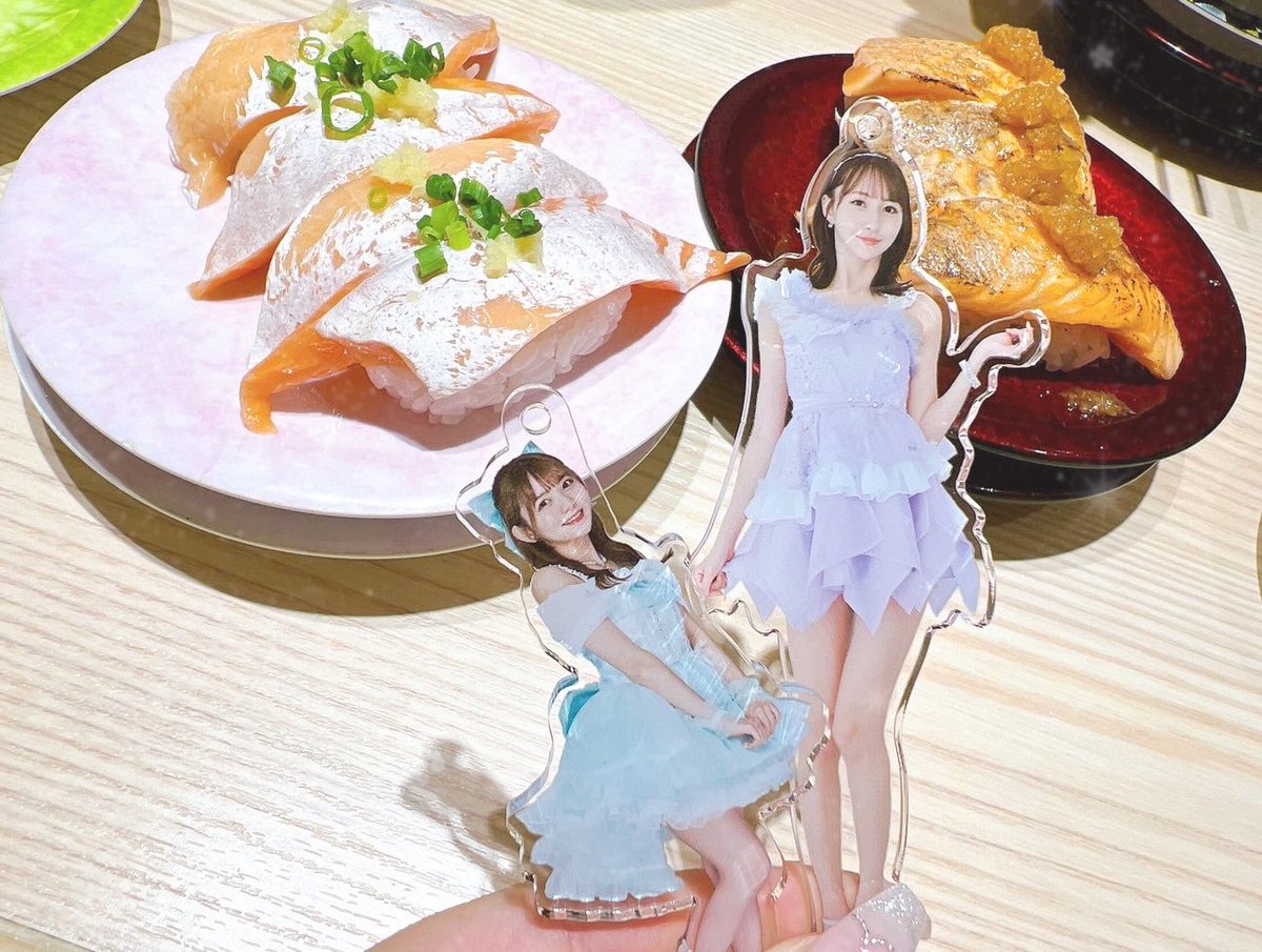 1日目〜🐏🌟お寿司食べて白い恋人パーク行ってライブ！北海道でのあんじゅれさんも天使❕かわいい❕楽しい❕その後のオフ会も平和でみんなと笑いあり涙あり楽しく過ごせて本当に楽しすぎた（ ¯꒳¯̥̥ ） 💕