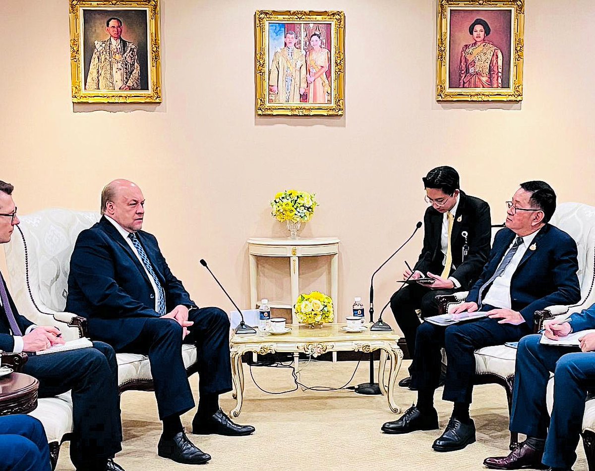 15 мая 2025 г. состоялась встреча Посла России в Таиланде Е.Ю.Томихина с заместителем премьер-министра, министром цифровой экономики и общества Таиланда П.Тянтхараруангтхонгом.

thailand.mid.ru/ru/press-centr…