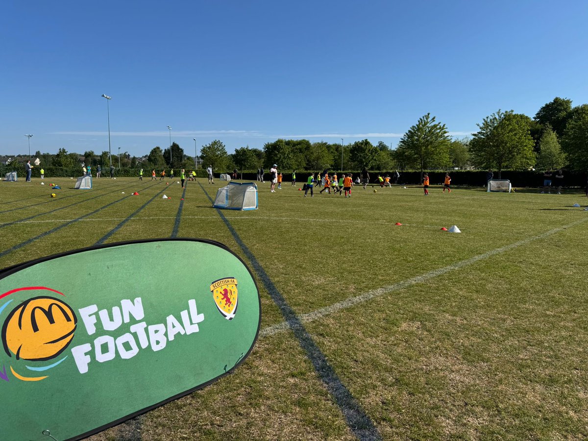 Another scorching Saturday at the <a href="/FunFootballUK/">McDonald’s Fun Football</a> P3 Centre.

19 teams this week, and now only 2 weeks to go 😢

Can someone do a rain dance for next week 😅