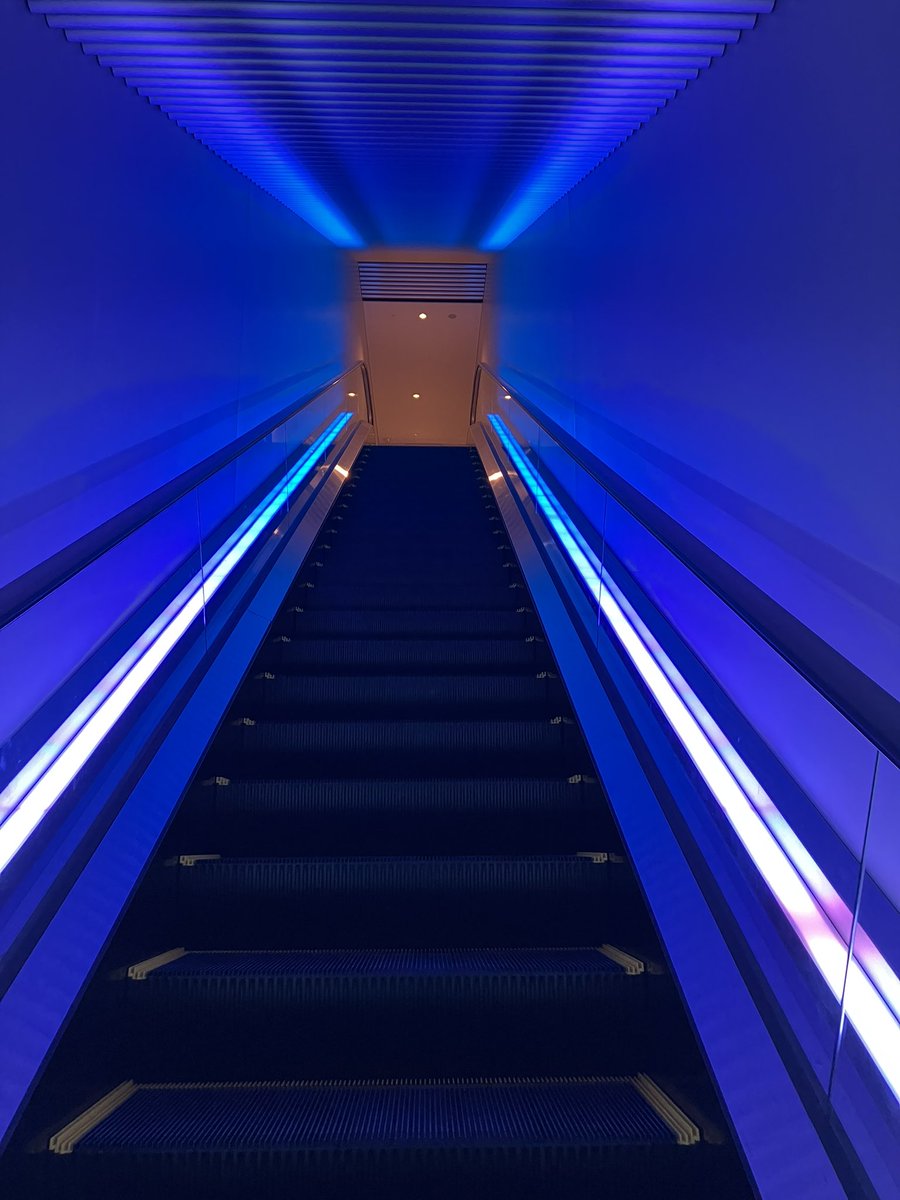 JoeLineger's tweet image. 須磨シー、イルカやシャチのショーをかなり売りにしてる。展示よりもショーを見せるなーって思ったので、体育会系な水族館って印象を得た。